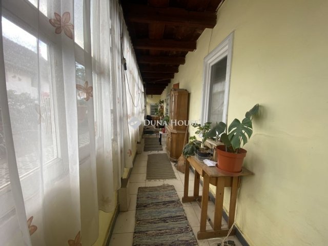 Eladó családi ház, Zsámbokon 27 M Ft, 2 szobás