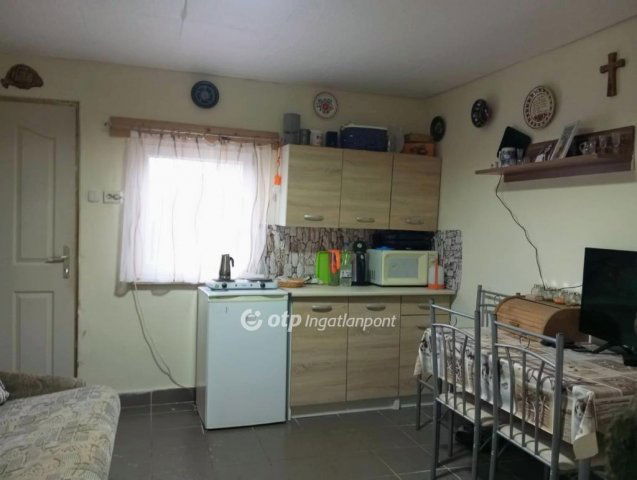 Eladó nyaraló, Egerben 6.99 M Ft, 1 szobás / költözzbe.hu