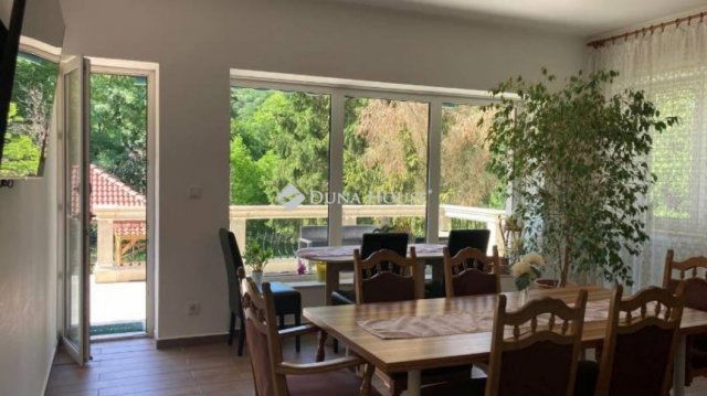 Eladó családi ház, Parádon 170 M Ft, 10 szobás