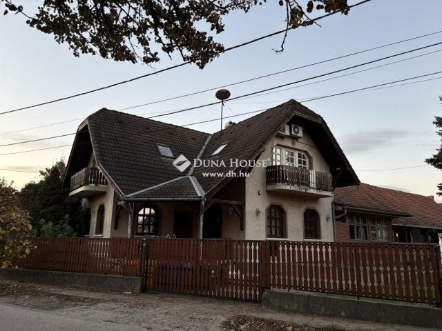 Eladó családi ház, Dunaharasztin 150 M Ft, 6 szobás