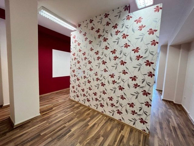 Eladó üzlethelyiség, Budapesten, III. kerületben 73.5 M Ft