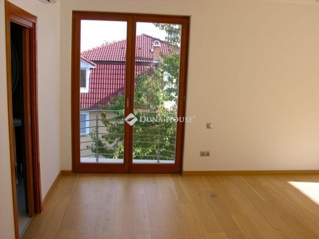 Eladó családi ház, Budapesten, III. kerületben 806.25 M Ft