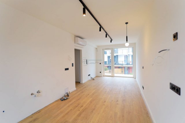 Eladó téglalakás, Szegeden 99.9 M Ft, 4 szobás