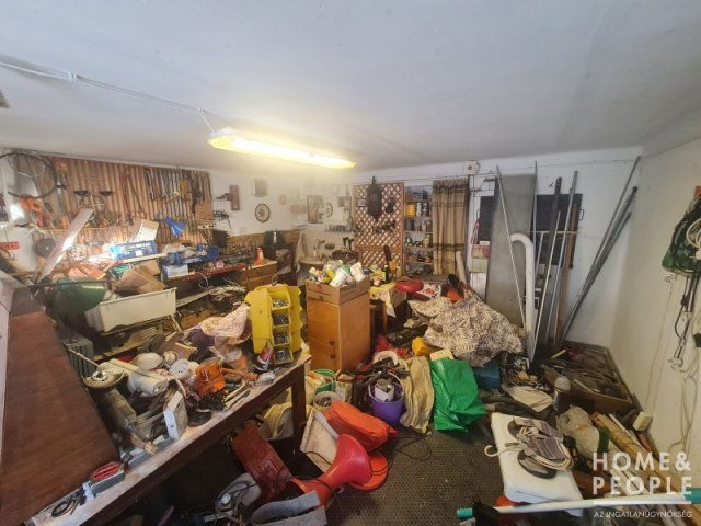 Eladó garázs, Hódmezővásárhelyen 16.2 M Ft