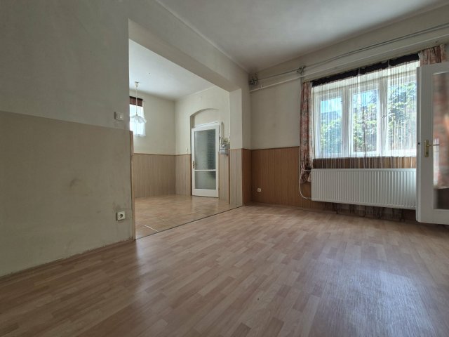 Eladó téglalakás, Nagykőrösön 42.5 M Ft, 4 szobás
