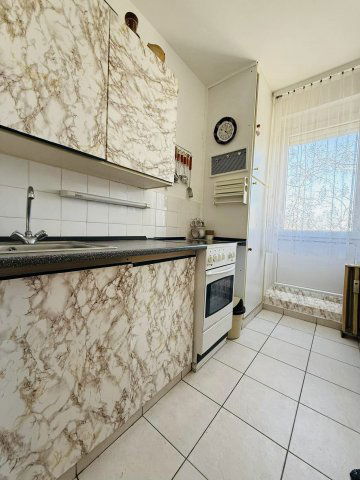 Eladó panellakás, Pécsett, Tildy Zoltán utcában 38.49 M Ft