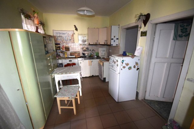 Eladó családi ház, Csepregen 23.5 M Ft, 1 szobás