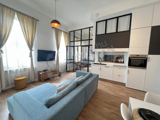 Kiadó téglalakás, albérlet, VI. kerületben, Paulay Ede utcában