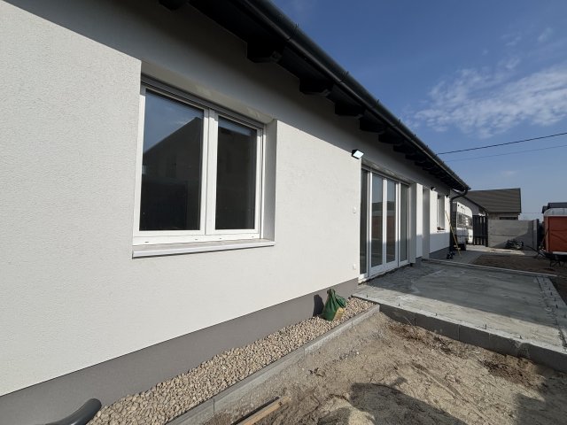 Eladó ikerház, Dunavarsányban 99.6 M Ft, 4 szobás