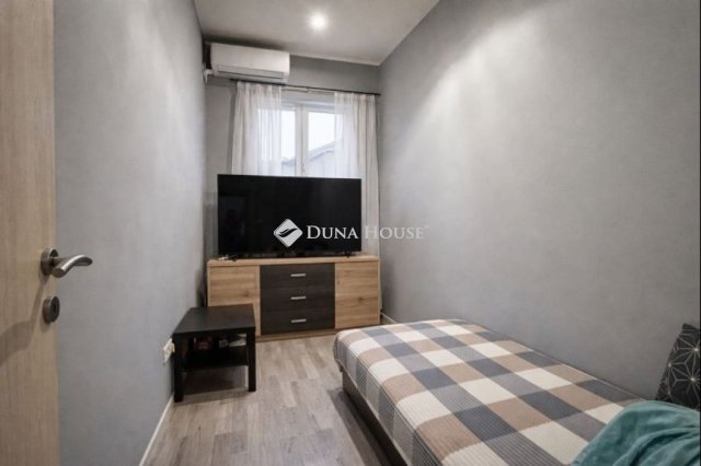 Eladó téglalakás, Budapesten, XXI. kerületben 31.5 M Ft