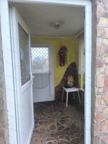 Eladó családi ház, Tiszaföldváron 23.5 M Ft, 2 szobás