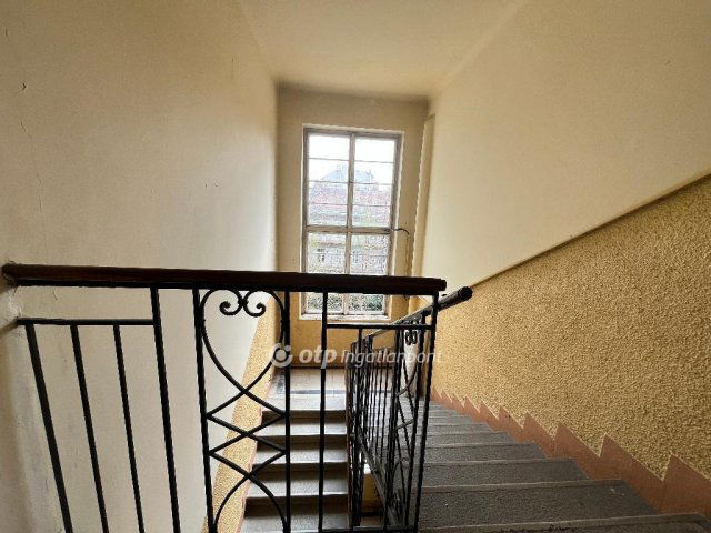 Eladó téglalakás, Budapesten, V. kerületben 106.5 M Ft, 2 szobás