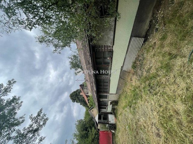 Eladó családi ház, Neszmélyen 21.5 M Ft, 1 szobás
