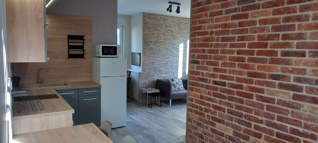 Kiadó téglalakás, albérlet, Pécsett, Kürt utcában, 2 szobás