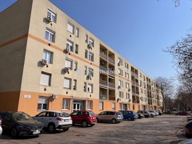 Eladó téglalakás, Kecskeméten 41.8 M Ft, 2 szobás