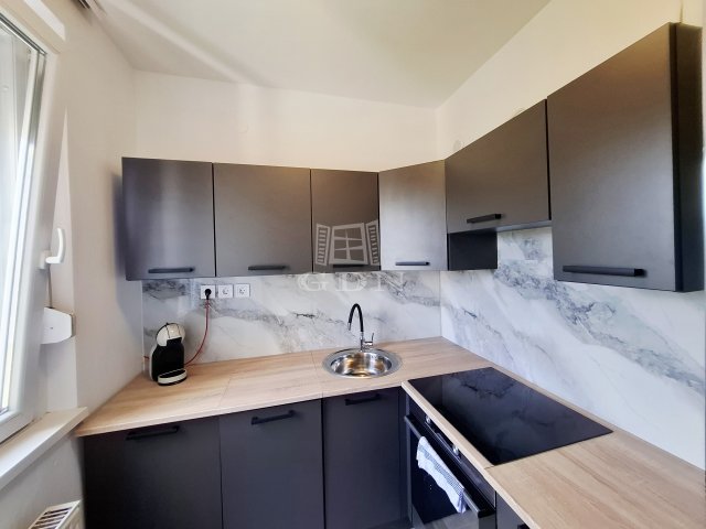 Eladó panellakás, Budapesten, XV. kerületben 74.9 M Ft