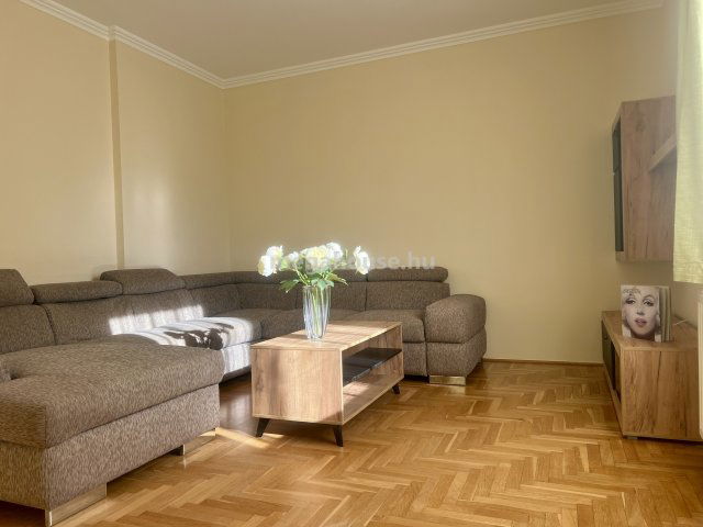Eladó téglalakás, Budapesten, XI. kerületben 144 M Ft, 3 szobás