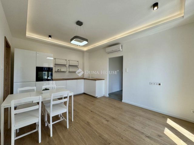 Eladó téglalakás, Budapesten, IV. kerületben 76.8 M Ft, 3 szobás