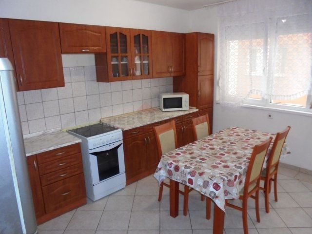 Kiadó panellakás, albérlet, Debrecenben 200 E Ft / hó, 2 szobás