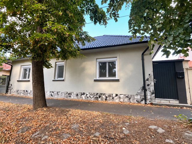 Eladó családi ház, Gyulán, Köröspart utcában 99 M Ft