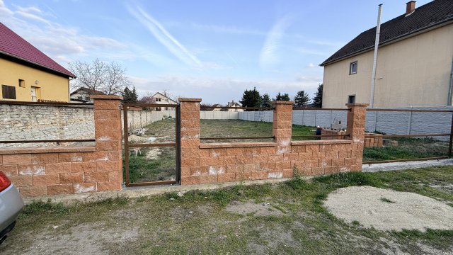 Eladó telek, Szigetszentmiklóson 45 M Ft / költözzbe.hu