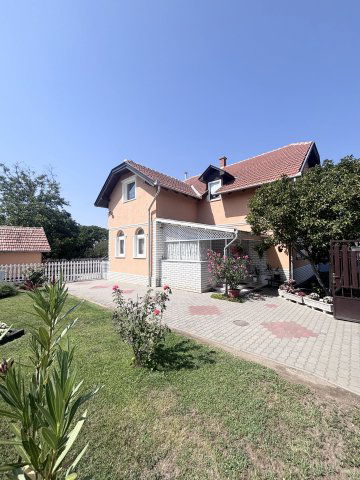 Eladó családi ház, Ceglédbercelen 95 M Ft, 6 szobás