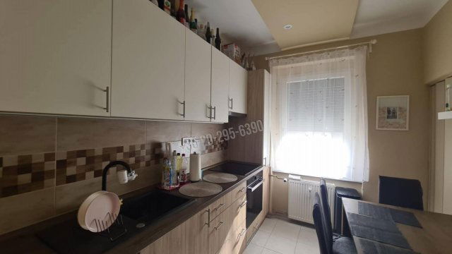 Eladó téglalakás, Dunaújvárosban 39.5 M Ft, 2 szobás