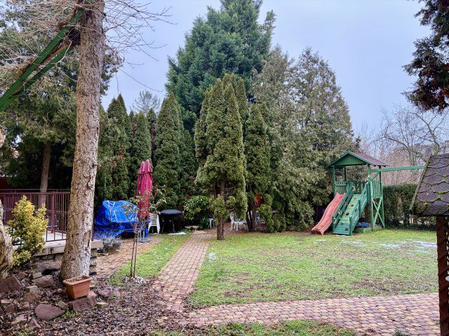 Eladó családi ház, Balatonakarattyán 158 M Ft, 5 szobás