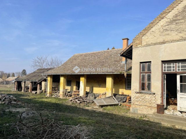 Eladó családi ház, Kiszomboron 12.8 M Ft, 3 szobás