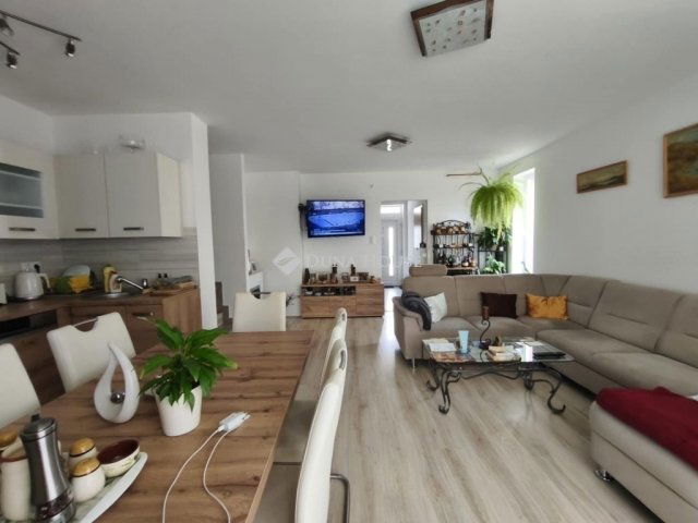 Eladó ikerház, Gödön 126 M Ft, 1 szobás / költözzbe.hu