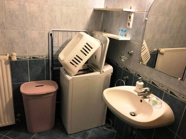 Kiadó téglalakás, albérlet, Pécsett 140 E Ft / hó, 1 szobás