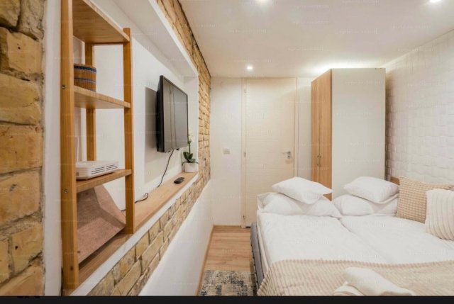 Eladó téglalakás, Budapesten, VI. kerületben, Andrássy úton