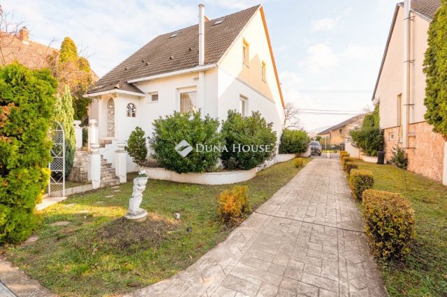 Eladó családi ház, Vértesszőlősön, Kánya utcában 119 M Ft