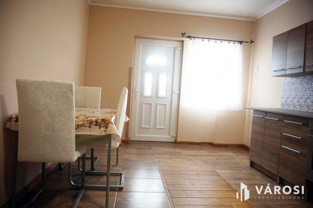 Kiadó családi ház, albérlet, Dánszentmiklóson 120 E Ft / hó