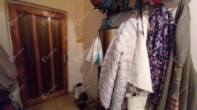 Eladó családi ház, Fegyverneken 12.99 M Ft, 2 szobás