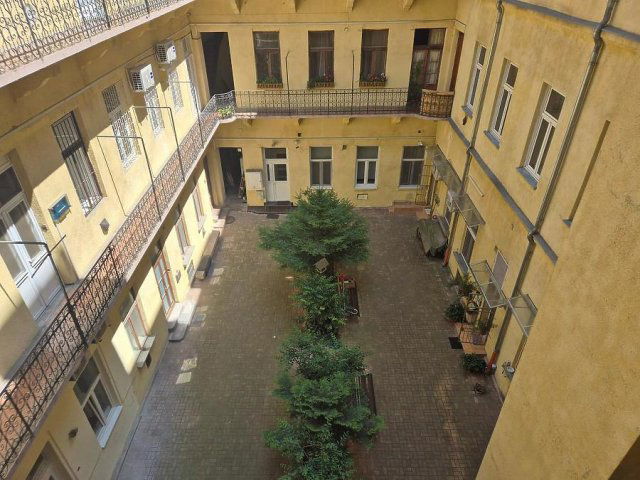 Eladó téglalakás, Budapesten, VI. kerületben, Eötvös utcában