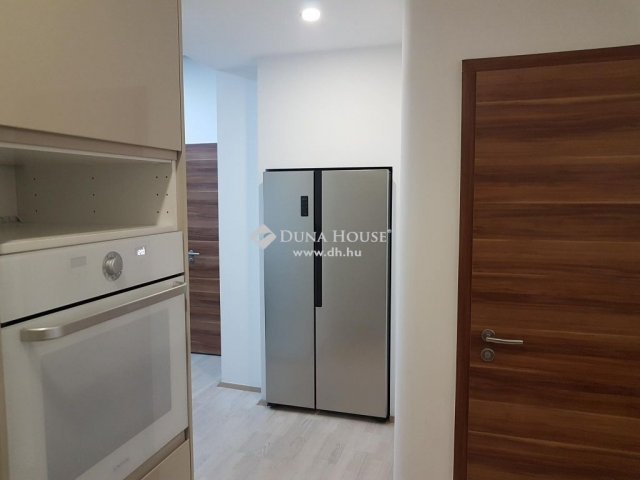 Eladó téglalakás, Budapesten, VIII. kerületben 85 M Ft, 3 szobás