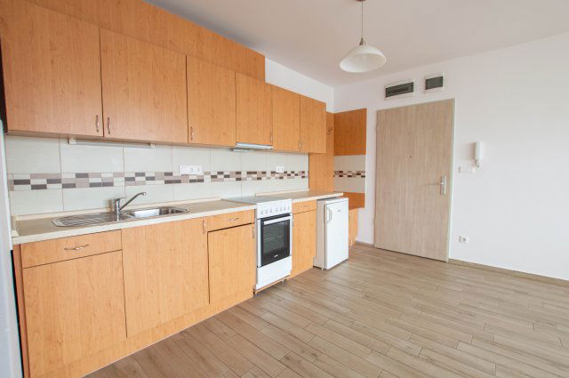 Kiadó téglalakás, albérlet, Szombathelyen, Kenyérvíz utcában