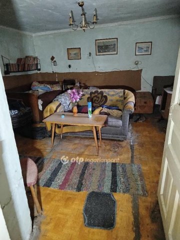 Eladó családi ház, Lippón 3.9 M Ft, 2 szobás