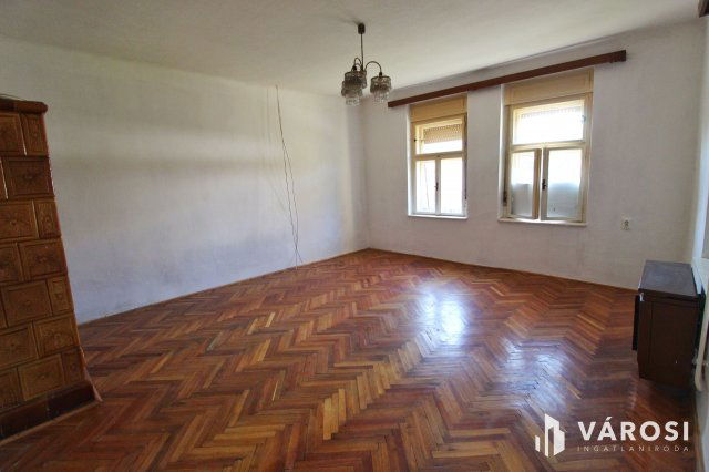 Eladó családi ház, Békéscsabán 18 M Ft, 2 szobás