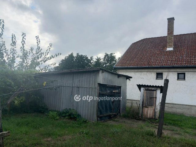 Eladó családi ház, Mikepércsen 51.9 M Ft, 2 szobás