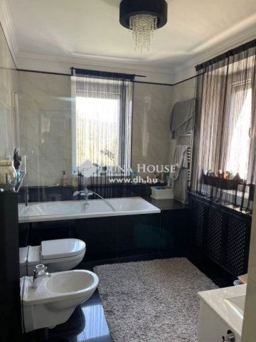 Eladó családi ház, Budapesten, II. kerületben 319 M Ft, 8 szobás