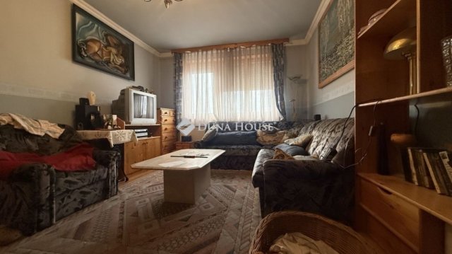Eladó téglalakás, Oszkón 23 M Ft, 2 szobás