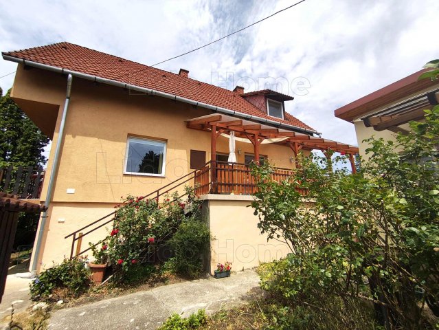 Eladó családi ház, Balatonfűzfőn 124.9 M Ft, 5 szobás