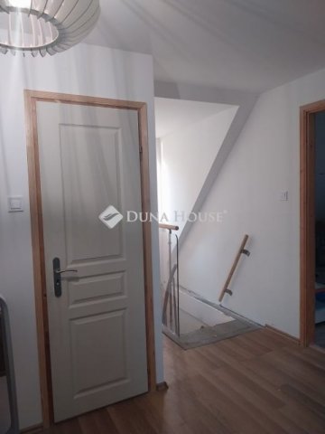 Eladó nyaraló, Siófokon 70 M Ft, 6 szobás / költözzbe.hu