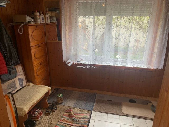 Eladó családi ház, Kisbéren 28 M Ft, 2 szobás