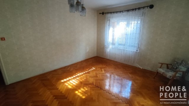 Eladó családi ház, Makón 85 M Ft, 6 szobás