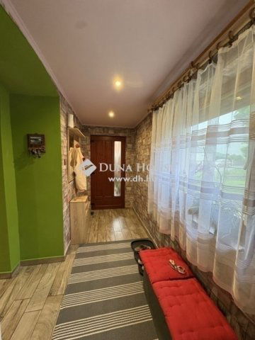 Eladó téglalakás, Pécsett 67.9 M Ft, 2 szobás