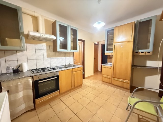 Kiadó családi ház, albérlet, Pakson 150 E Ft / hó, 2 szobás