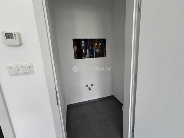 Eladó iroda, Csornán 25.9 M Ft / költözzbe.hu